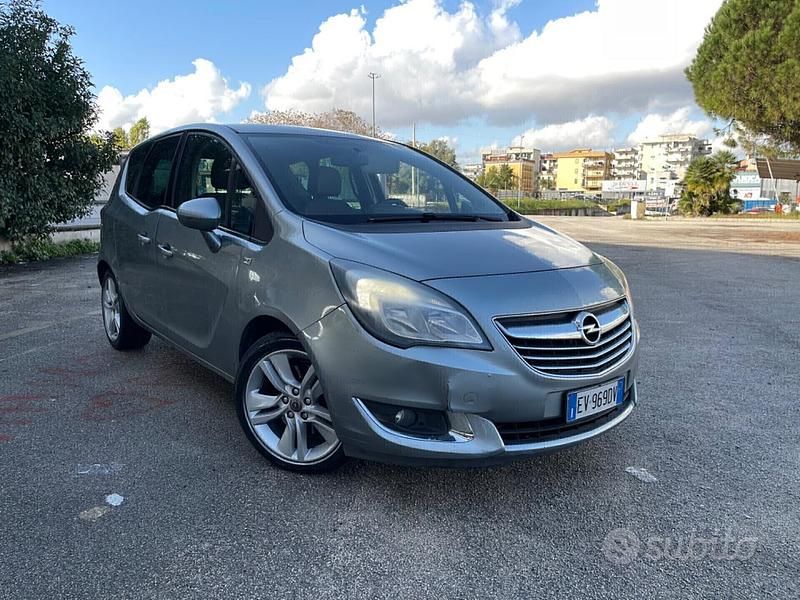 Grigio Usata 2014 Opel Meriva Design Edition Monovolume | 1999 € (Super prezzo) - Immagine 1/4