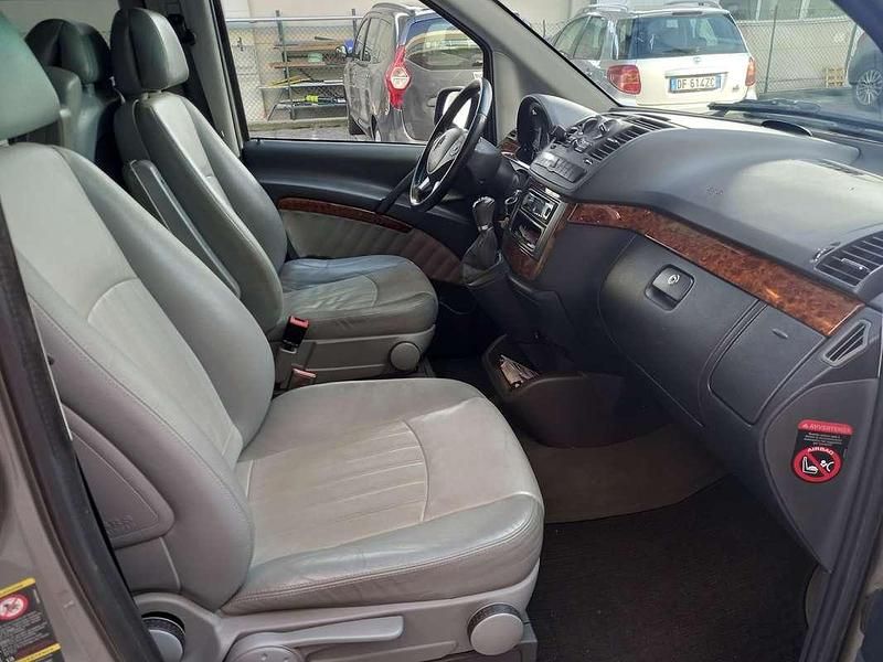 Usata Mercedes Viano 163 CV (119 kW) 2012 Oro Monovolume