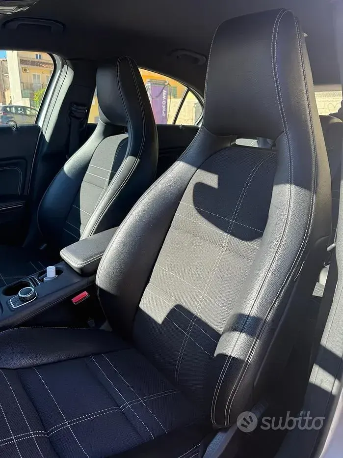 Usata Mercedes A180 109 CV (80 kW) 2013 Grigio Utilitaria