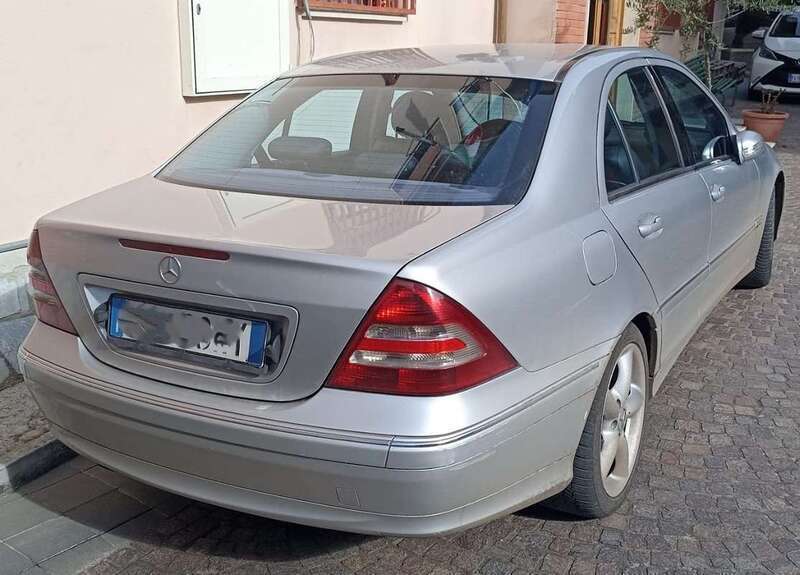 Usato 2004 Mercedes C220 2.1 Diesel 150 CV (2.500 €)