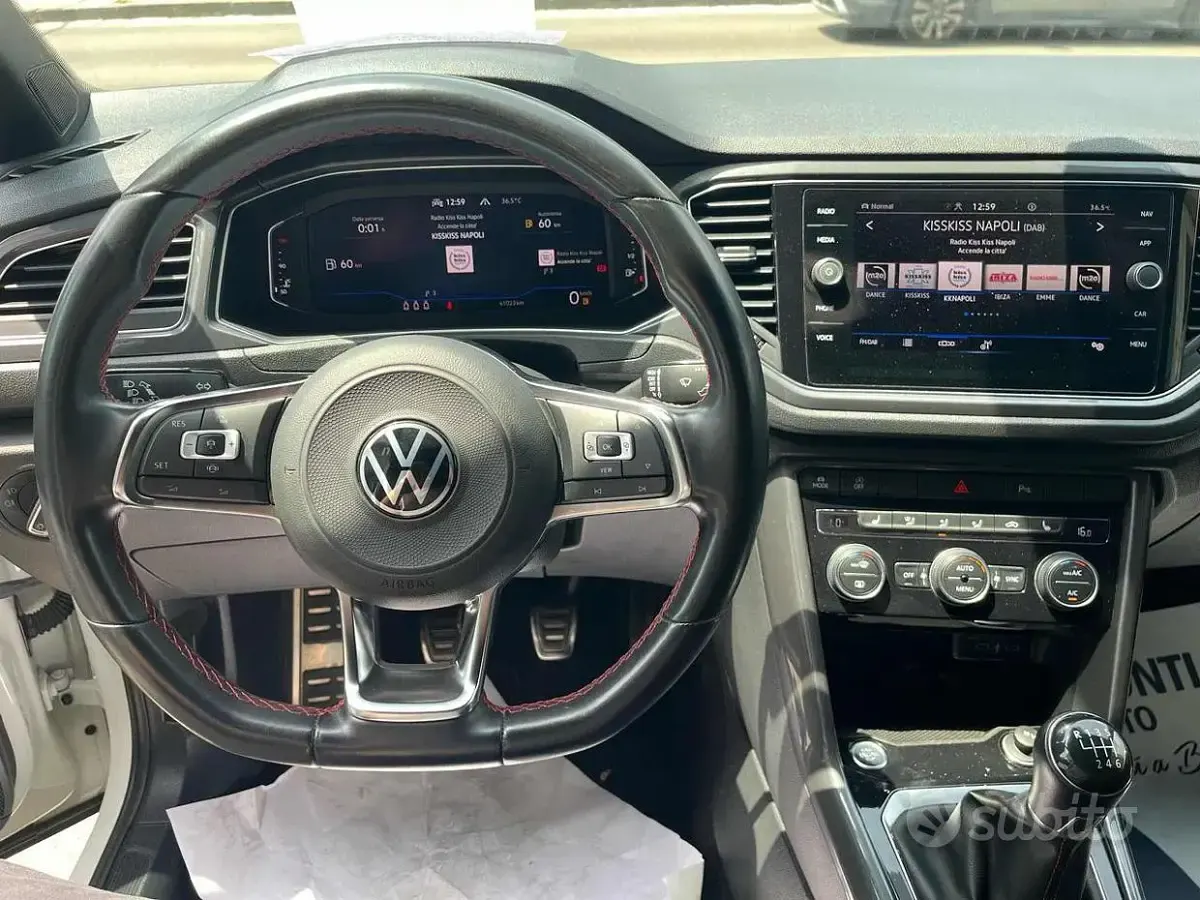 Usata VW T-Roc 150 CV (110 kW) 2022 Vari colori SUV