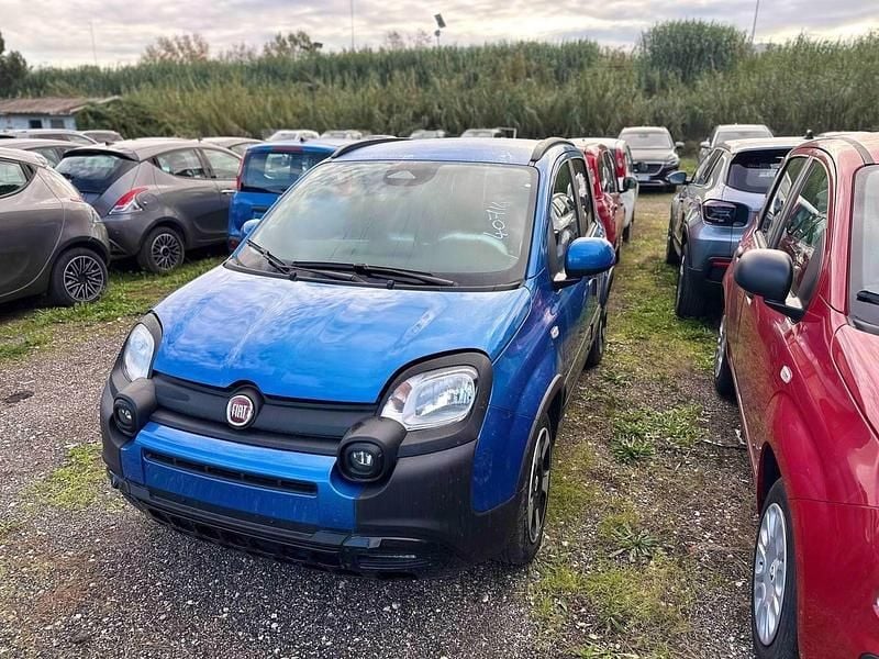 Usata Fiat Panda Cross Cross 69 CV (50 kW) 2025 Blu Utilitaria