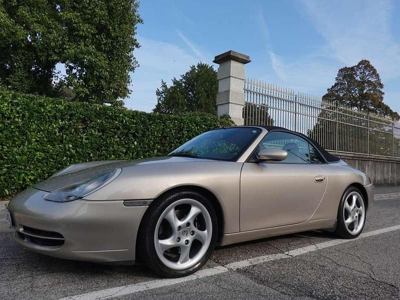 Usata Porsche 911 Carrera Cabriolet 300 CV (220 kW) 2000 Beige Cabrio