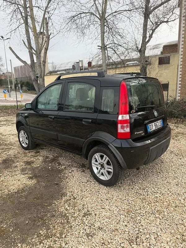Usata Fiat Panda 4x4 Climbing 69 CV (50 kW) 2007 Utilitaria