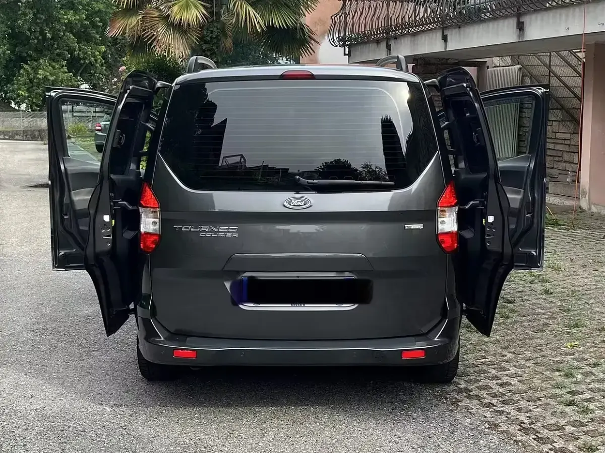 Usata Ford Tourneo Courier 101 CV (74 kW) 2018 Monovolume