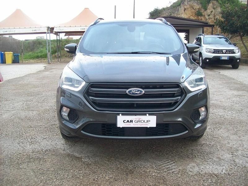 Usata Ford Kuga ST-Line 119 CV (87 kW) 2017 Grigio SUV
