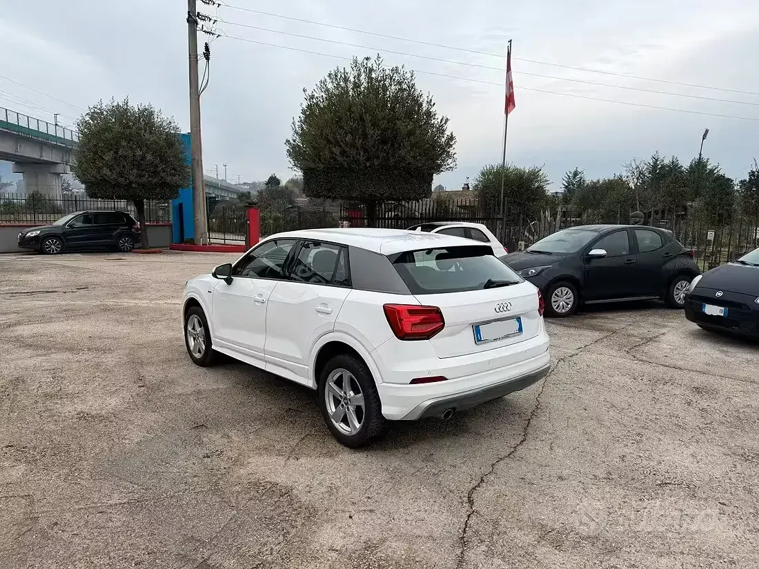 Usata Audi Q2 S-Line 116 CV (85 kW) 2017 Bianco SUV