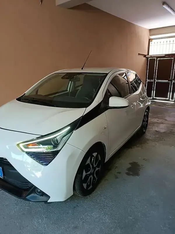 Usata Toyota Aygo 72 CV (52 kW) 2020 Utilitaria