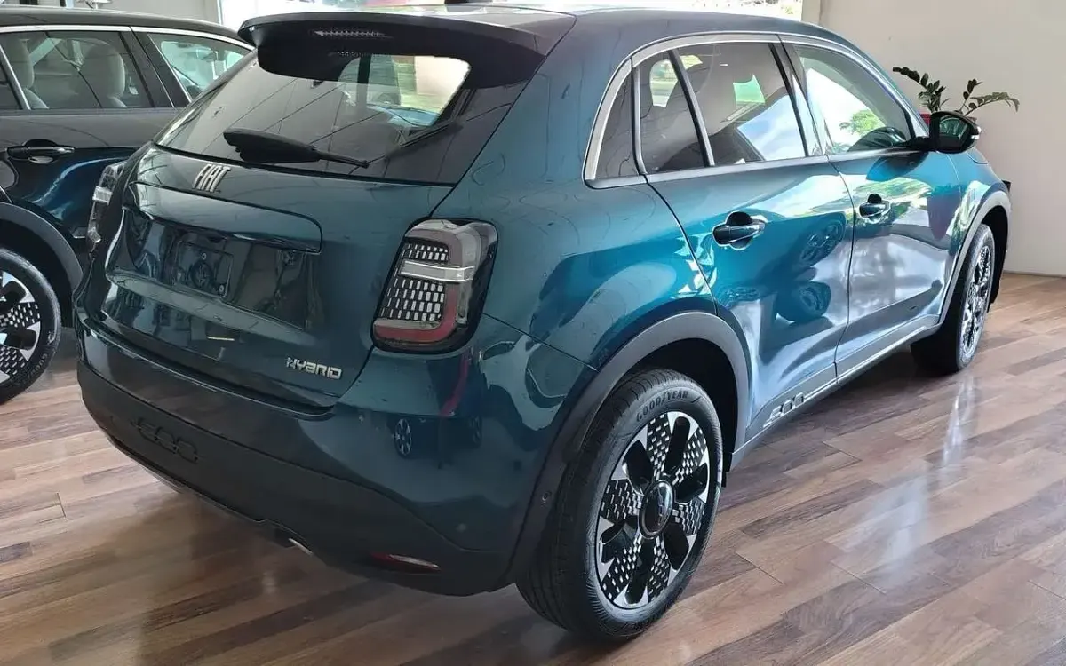 Nuova Fiat 600 La Prima 110 CV (80 kW) 2026 Verde SUV