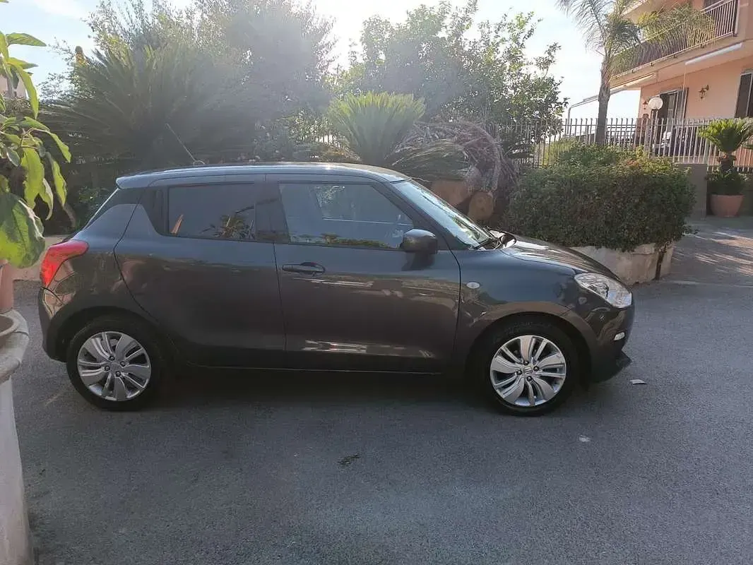 Usata Suzuki Swift 90 CV (66 kW) 2018 Grigio Utilitaria