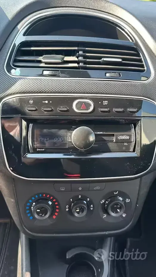 Occasion Fiat Punto Young 69 ch (50 kW) 2014 Argent Citadine