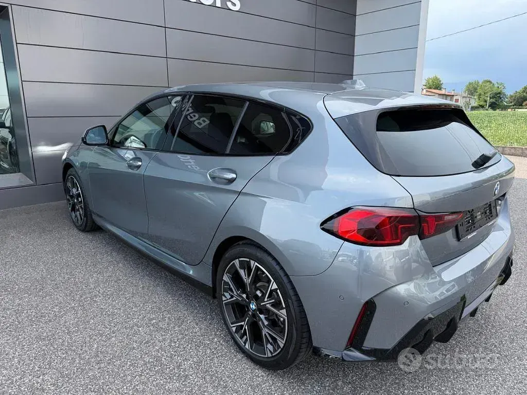 Usata BMW 120 M Sport 170 CV (125 kW) 2025 Grigio Utilitaria