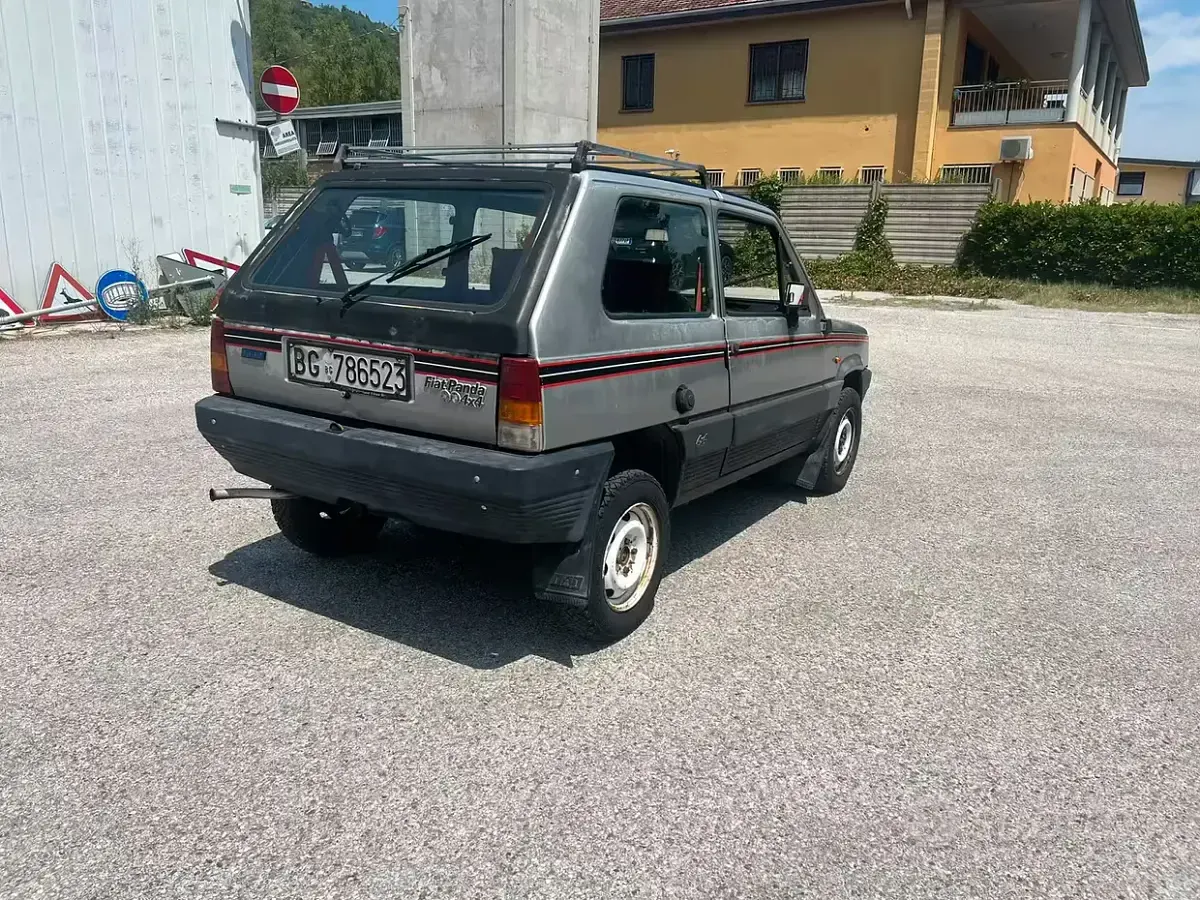 Usata Fiat Panda 4x4 48 CV (35 kW) 1986 Grigio Utilitaria