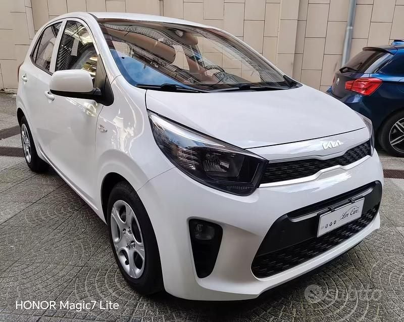 Usata Kia Picanto X-Line 65 CV (47 kW) 2021 Bianco Utilitaria