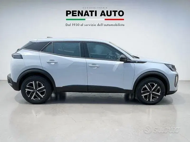 Usata Peugeot e-2008 Active 100 kW (136 CV) 2022 Bianco SUV