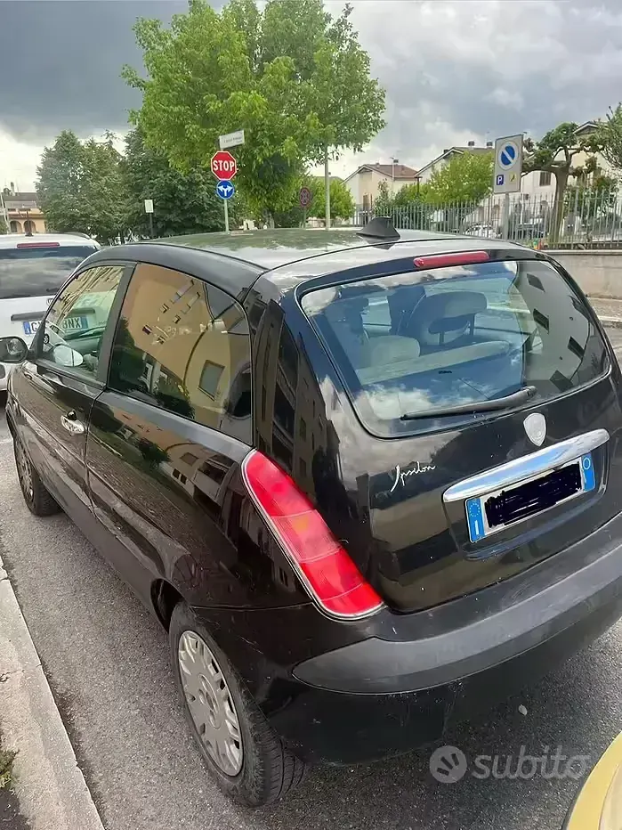 Usata Lancia Ypsilon 60 CV (44 kW) 2006 Nero Utilitaria