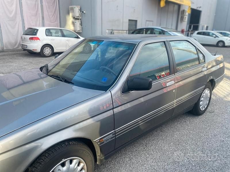 Usata Alfa Romeo 164 145 CV (106 kW) 1990 Grigio Berlina