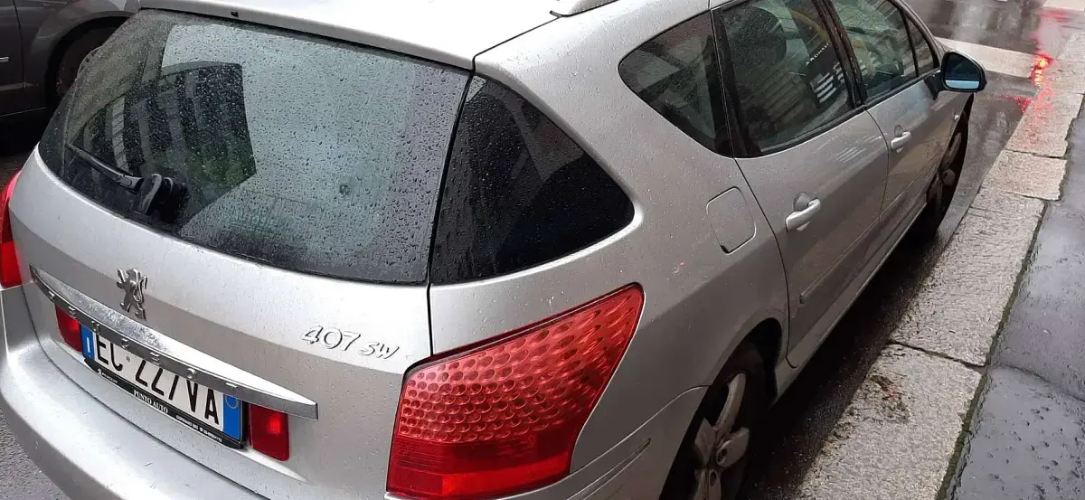Usata Peugeot 407 140 CV (102 kW) 2009 Argento Station wagon