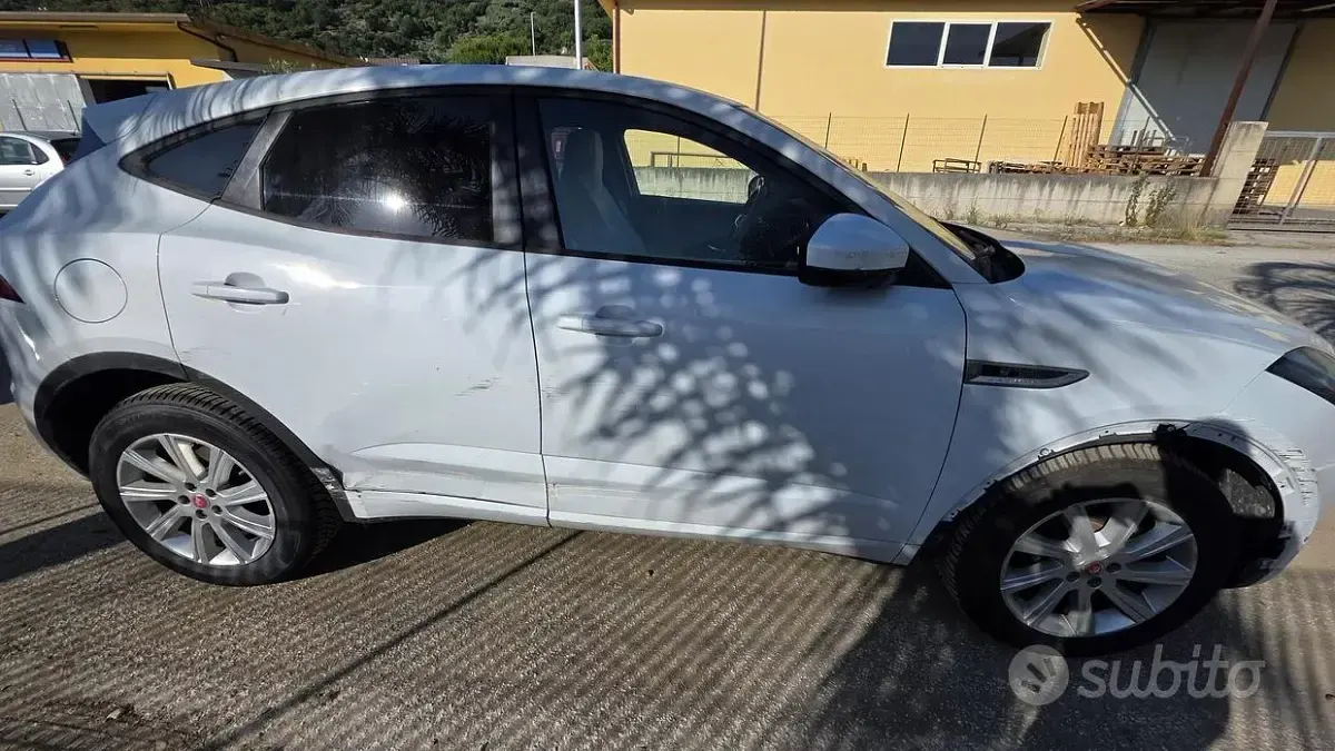 Usata Jaguar E-Pace 150 CV (110 kW) 2019 Bianco SUV