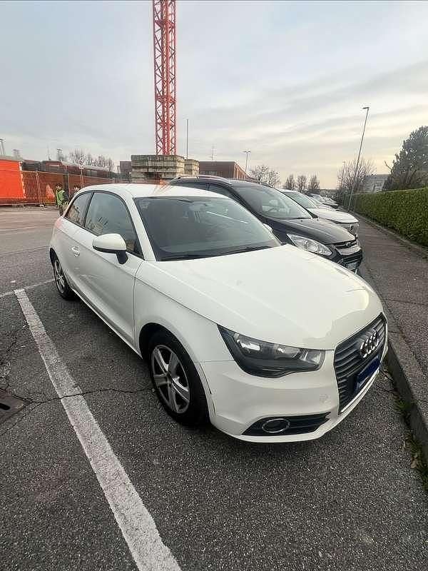 Usata Audi A1 Attraction 86 CV (63 kW) 2011 Bianco Utilitaria