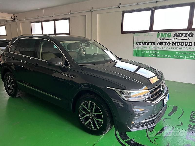 Usata VW Tiguan Life 122 CV (89 kW) 2023 Grigio SUV