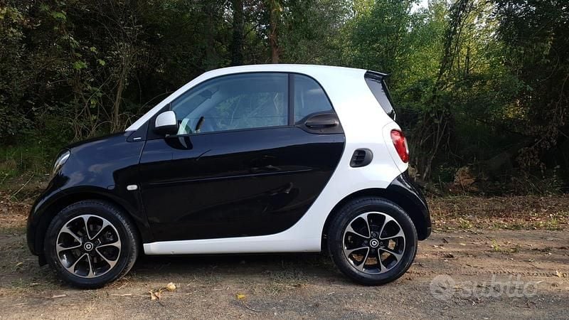 Nero Usata 2015 Smart ForTwo Coupé Passion Coupé | 7000 € (Ottimo prezzo) - Immagine 1/4