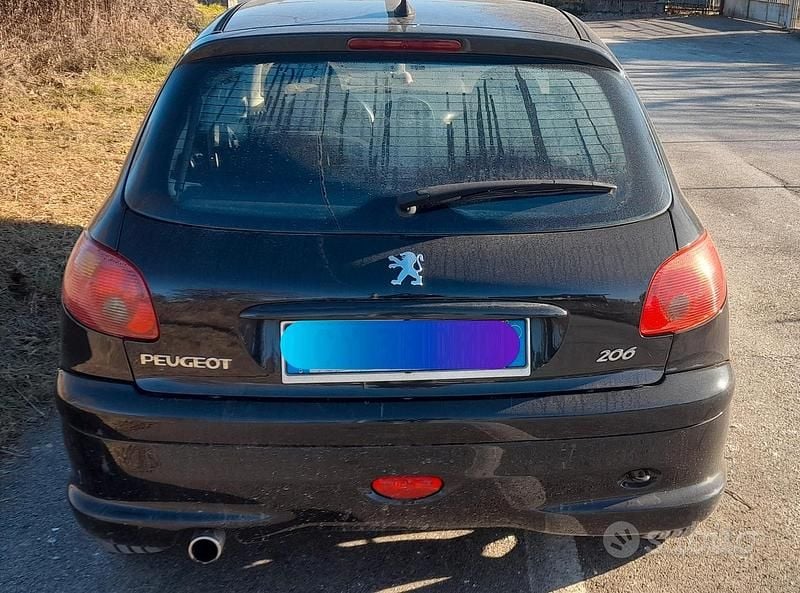 Usata Peugeot 206 88 CV (64 kW) 2005 Nero Berlina