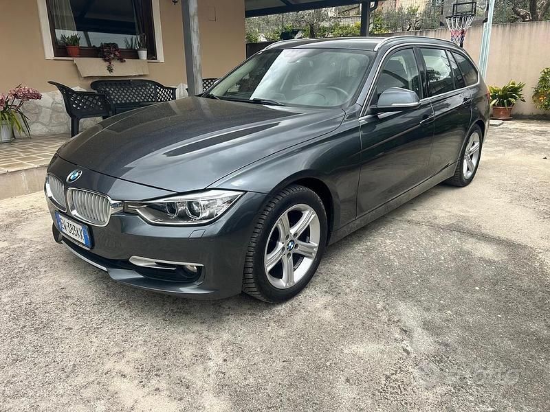 Usata BMW 318 Luxury Line 142 CV (104 kW) 2014 Grigio Station wagon