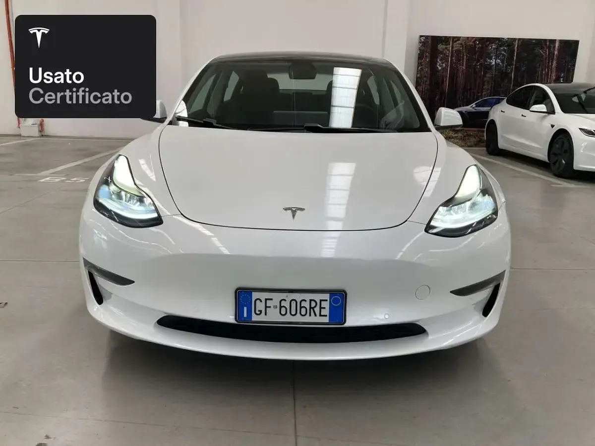 Usata Tesla Model 3 Long Range AWD 324 kW (441 CV) 2021 Pearl white multicoat Berlina