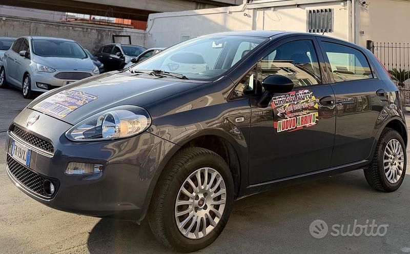 Usata Fiat Punto 77 CV (56 kW) 2018 Grigio Utilitaria
