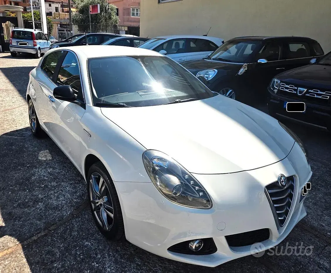 Usata Alfa Romeo Giulietta Distinctive 120 CV (88 kW) 2014 Bianco Utilitaria