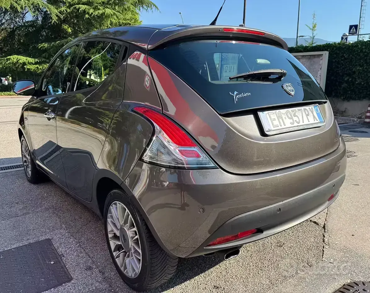 Usata Lancia Ypsilon S 95 CV (69 kW) 2012 Grigio Utilitaria