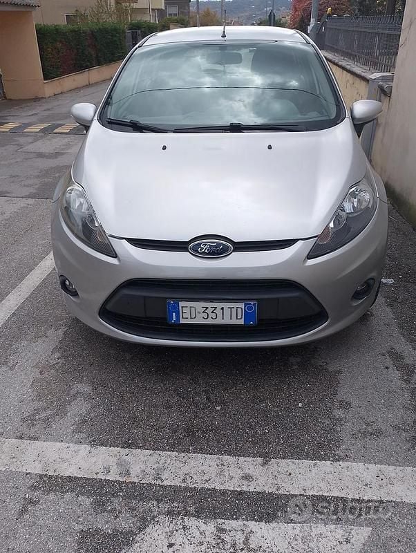 Usata Ford Fiesta 70 CV (51 kW) 2011 Utilitaria