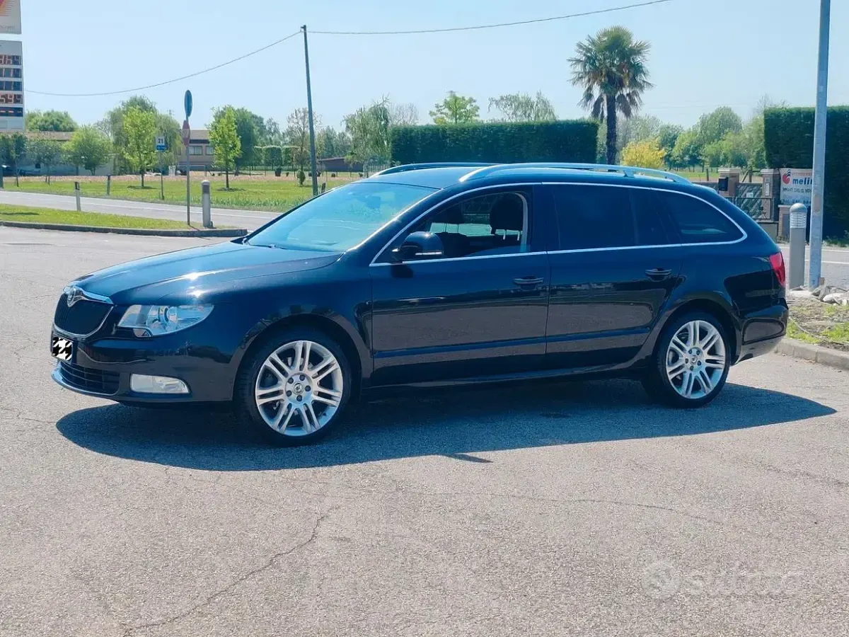 Usata Skoda Superb 140 CV (102 kW) 2010 Nero Station wagon