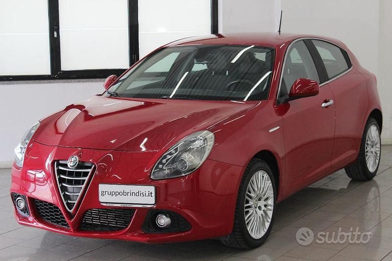 Usata Alfa Romeo Giulietta Distinctive 105 CV (77 kW) 2014 Rosso Utilitaria