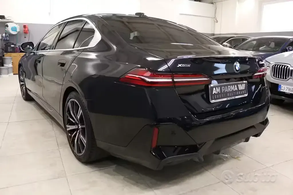 Gebraucht BMW 520 M Sport 197 PS (144 kW) 2023 Schwarz Limousine