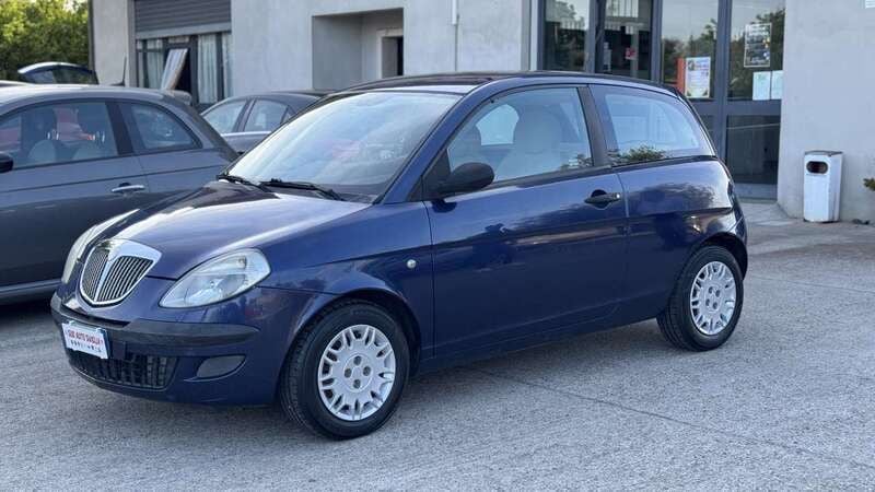 Other Usata 2004 Lancia Ypsilon Due volumi | 2800 € (Buon prezzo) - Immagine 1/4