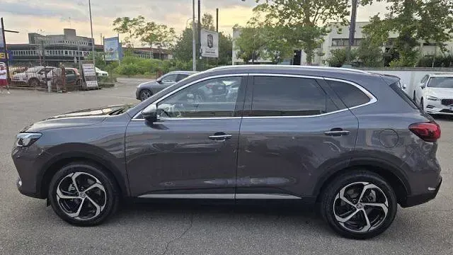 Usata MG HS Luxury 161 CV (118 kW) 2023 Grigio SUV