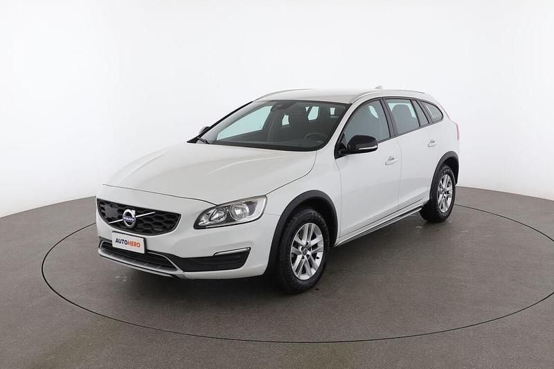 Bianco Usata 2017 Volvo V60 CC Kinetic Station wagon | 14.899 € (Buon prezzo) - Immagine 1/4