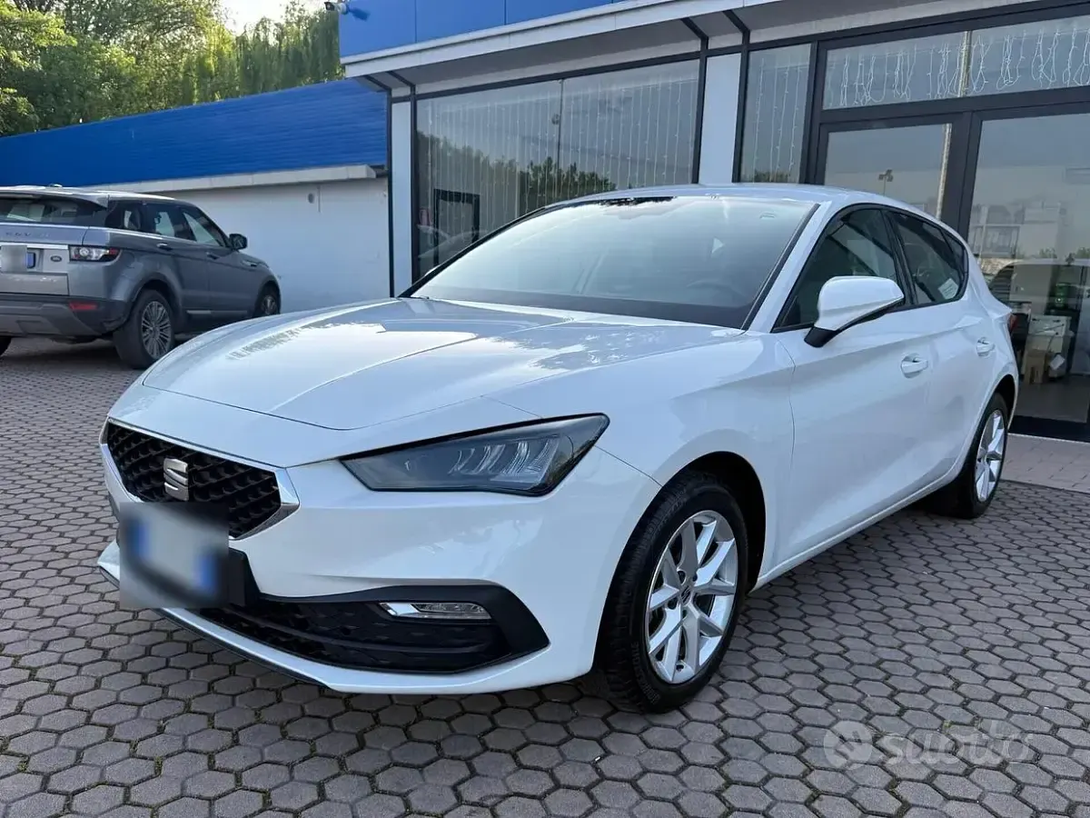 Usata Seat Leon Style 116 CV (85 kW) 2022 Bianco Berlina
