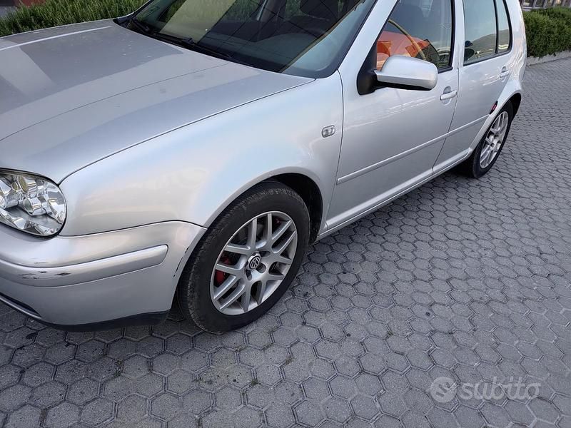 Usata VW Golf IV 101 CV (74 kW) 2003 Grigio Berlina