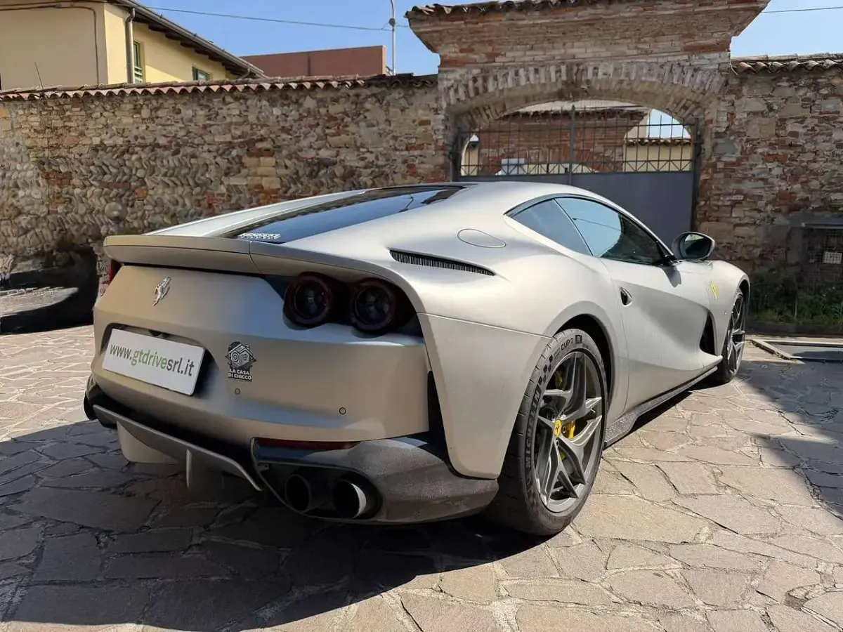 Usata Ferrari 812 799 CV (587 kW) 2019 Grigio opaco Coupé