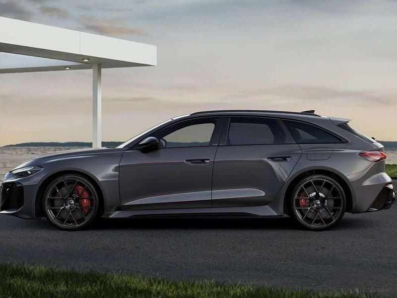 Usata Audi RS5 Performance 639 CV (469 kW) 2026 Grigio magnete Station wagon