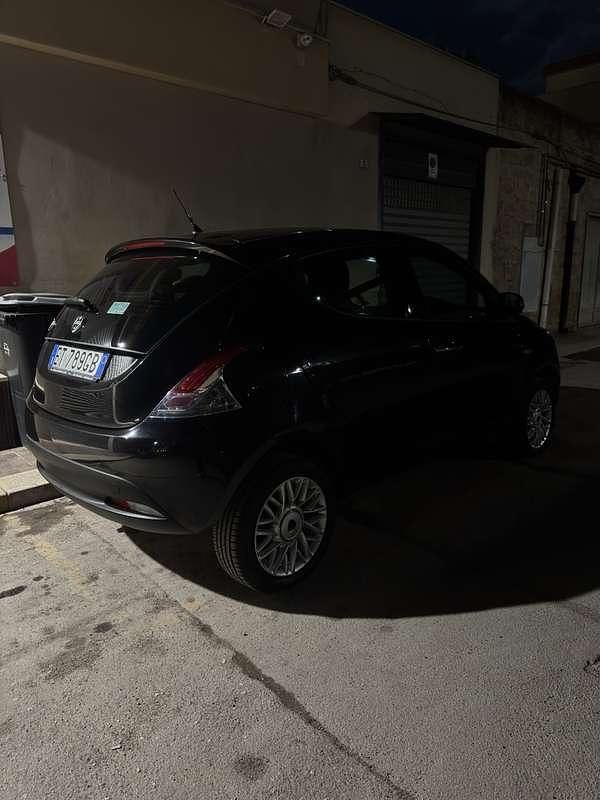 Usata Lancia Ypsilon Silver 80 CV (58 kW) 2014 Utilitaria