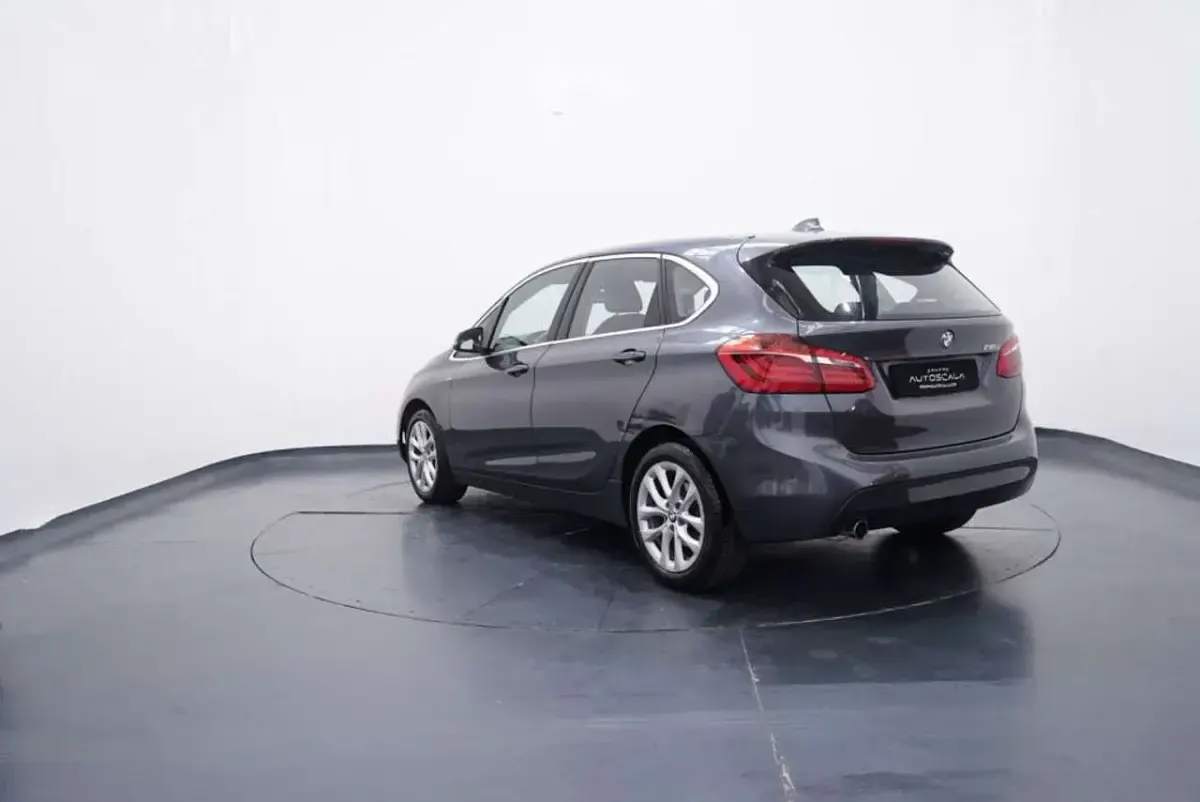 Usata BMW 216 Active Tourer Advantage 116 CV (85 kW) 2018 Mineral grau Monovolume