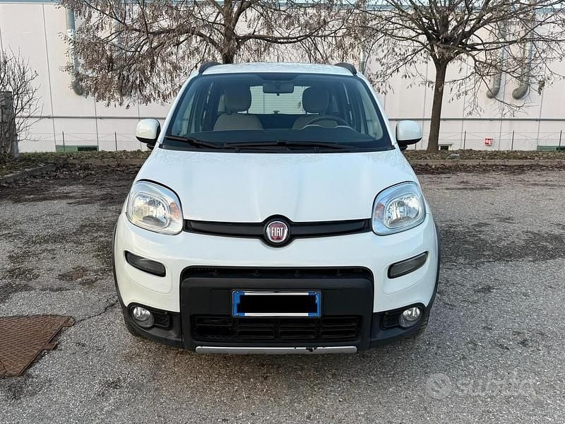 Usata Fiat Panda 4x4 75 CV (55 kW) 2014 Bianco Utilitaria