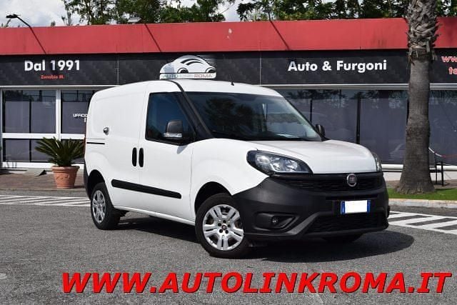 Bianco / pastello Usata 2020 Fiat Doblò Lounge Monovolume | 9990 € (Super prezzo) - Immagine 1/4