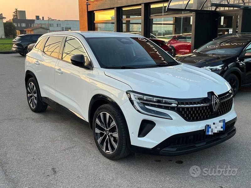 Usata Renault Austral Techno 200 CV (147 kW) 2023 Bianco nacré metallizzato SUV