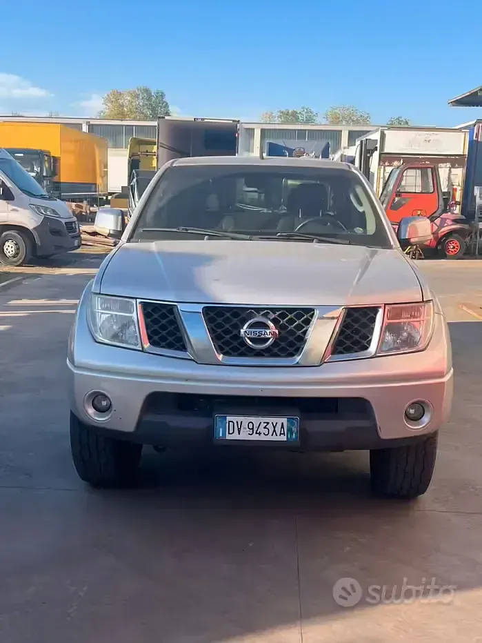 Usata Nissan Navara 171 CV (125 kW) 2009 Giallo Pick-up
