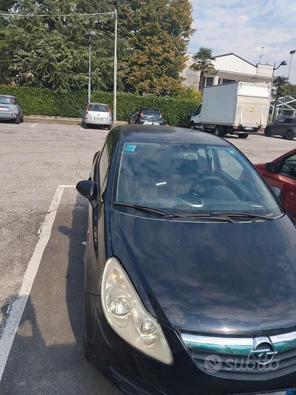 Usata Opel Corsa 75 CV (55 kW) 2007 Nero Berlina